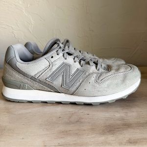 New Balance 696 Running Shoes, Gray Suede, Size 7.5 US Womens